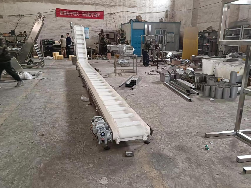 白銀Z型裙邊皮帶輸送機(jī)